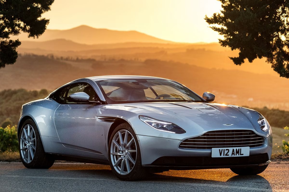 aston martin DB11 coupe