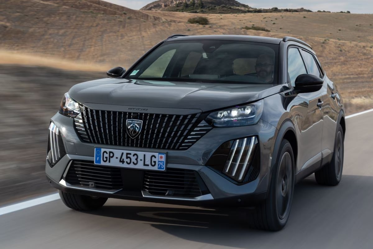 Peugeot e-2008 GT EV 54kWh 136